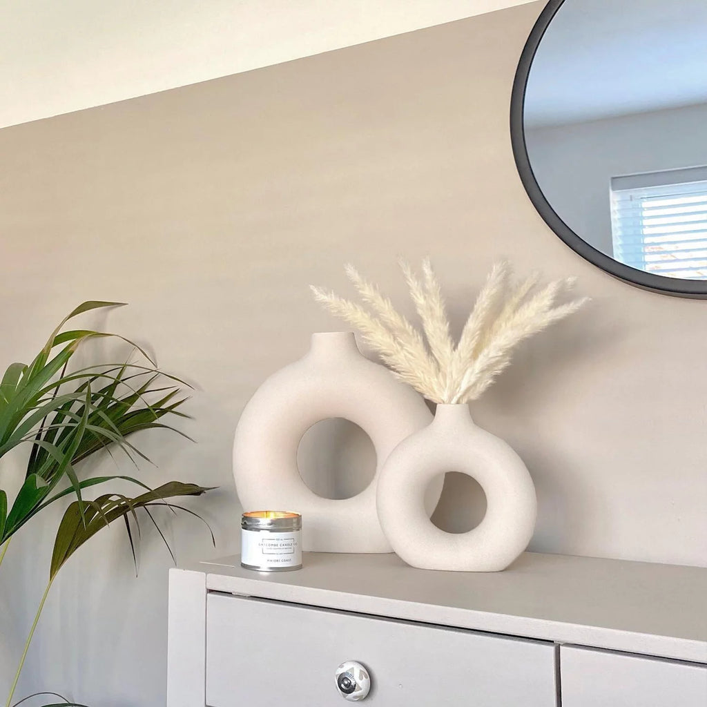 Elevate Your Home Decor with Our Set of 2 Stylish White Ceramic Donut Vases - Perfect for Modern Farmhouse Aesthetics!