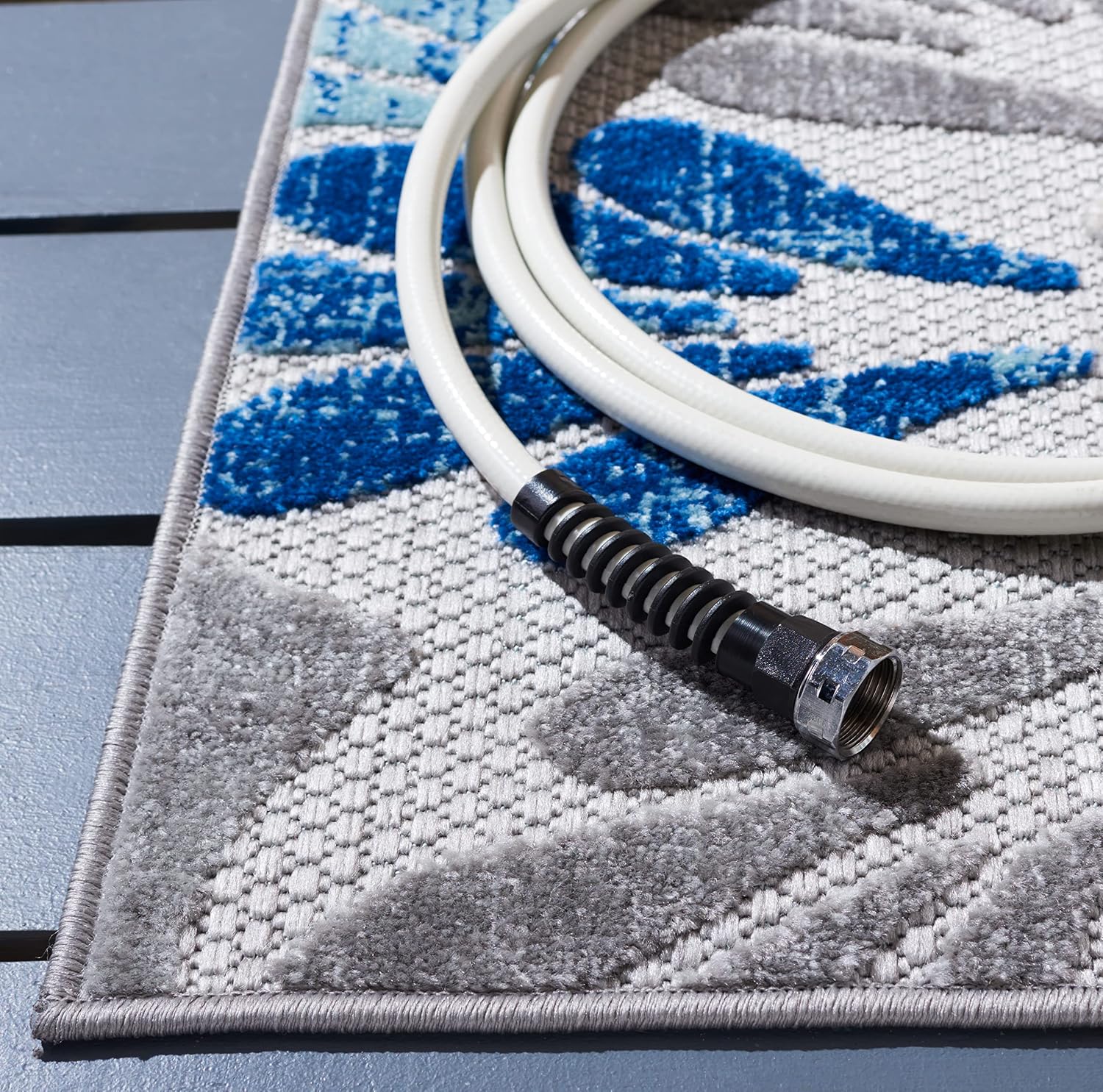 Transform Your Space with the SAFAVIEH Washable Floral Area Rug - 8' x 10', Grey & Blue, Non-Shedding, Perfect for Indoor & Outdoor Use!